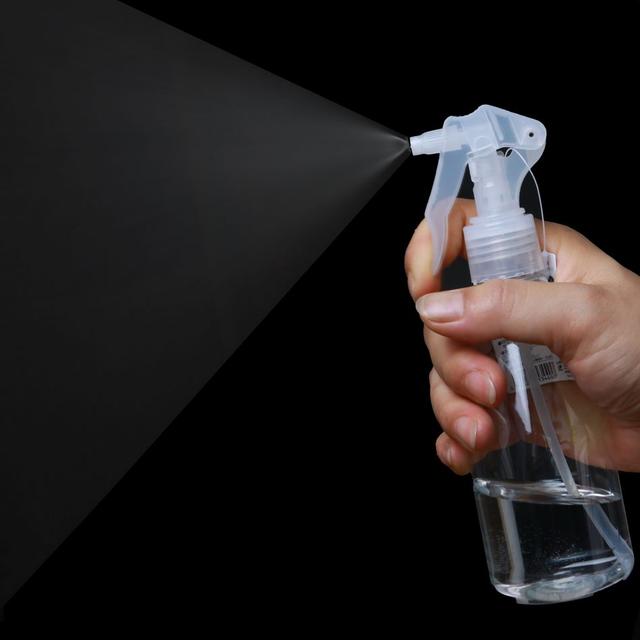 更甚者使用网路上谣传的「酒精加水」的自制喷雾剂或是降温剂产品.