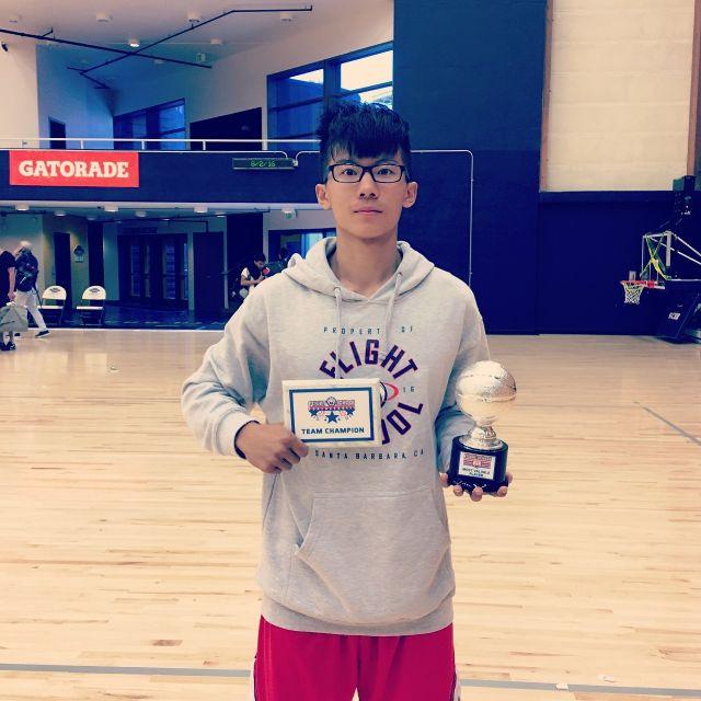 身高仅1米85,放弃清华追梦ncaa梦想为国效力!美媒:中国艾弗森