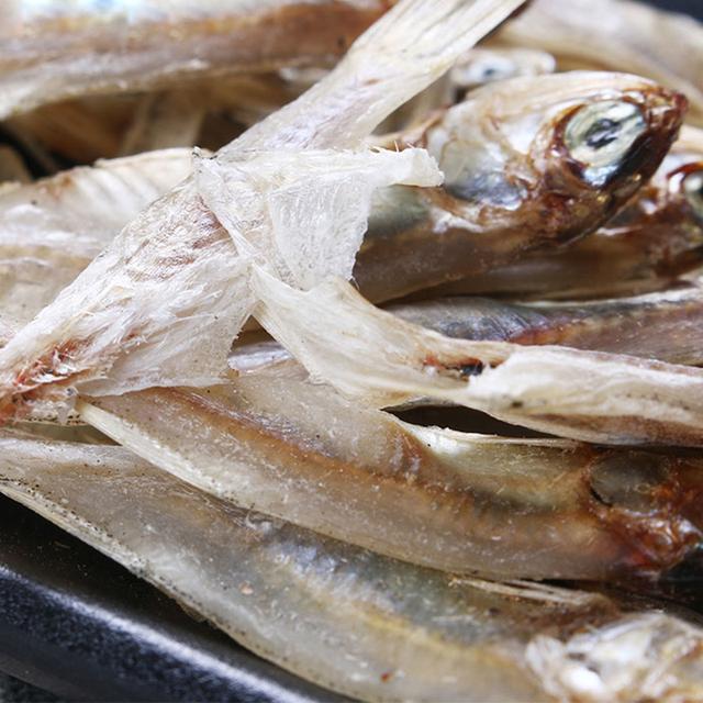 野生海燕鱼仔很干净,没有沙质感,每条长3-5厘米左右,越小越好吃,咀嚼