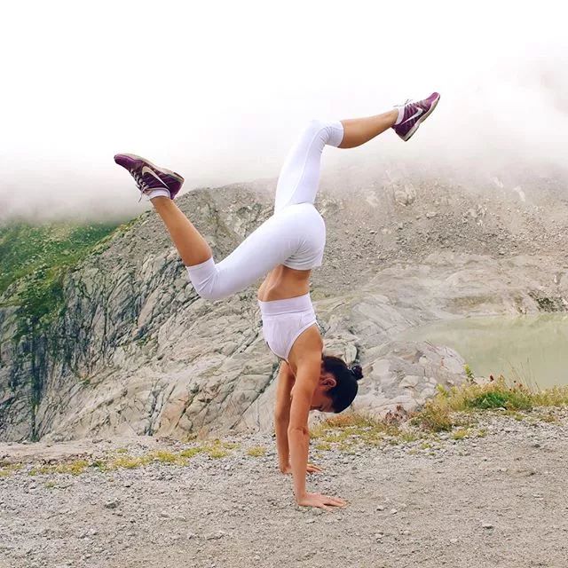 干货:蝎子式详解,跟我一起倒立让身材更匀称