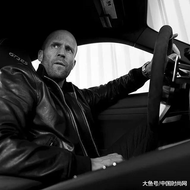 硬汉杰森·斯坦森甚至一度被粉丝誉为"世界上最帅的光头",凭借一身的