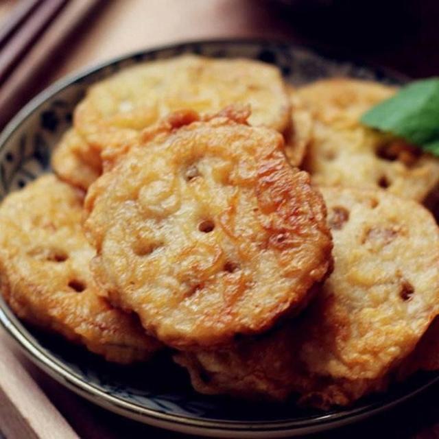 炸莲藕夹时,挂糊用面粉还是淀粉?一步错步步错,难怪不酥脆