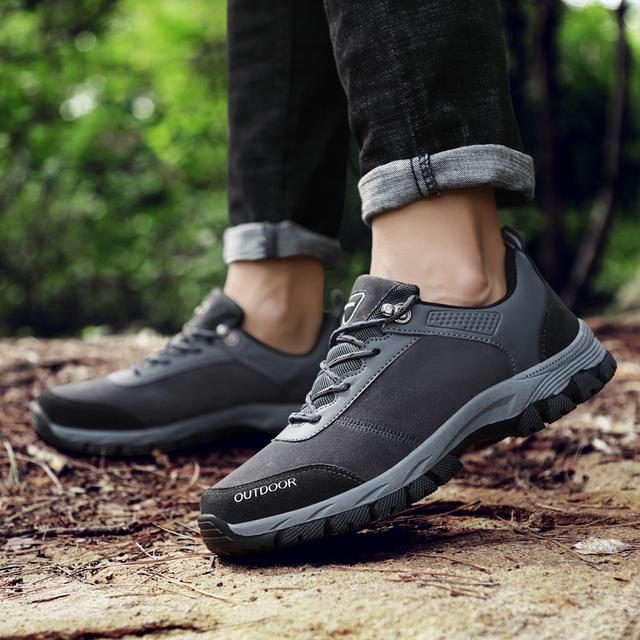 建议中年男人:咬咬牙拿下这"皮运动鞋",年初一穿,走路拉风帅