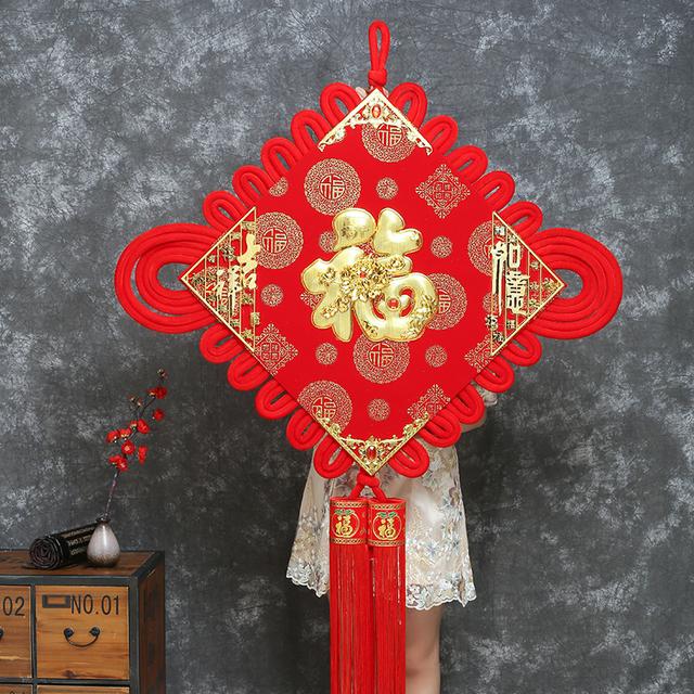 过年将至,家家户户都给客厅挂上"中国结",不吹!喜庆有年味