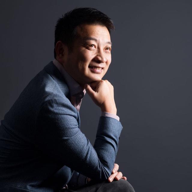 新浪看点# 梁建章:校徽是敲门砖?携程:. 来自晨雾 - 微博