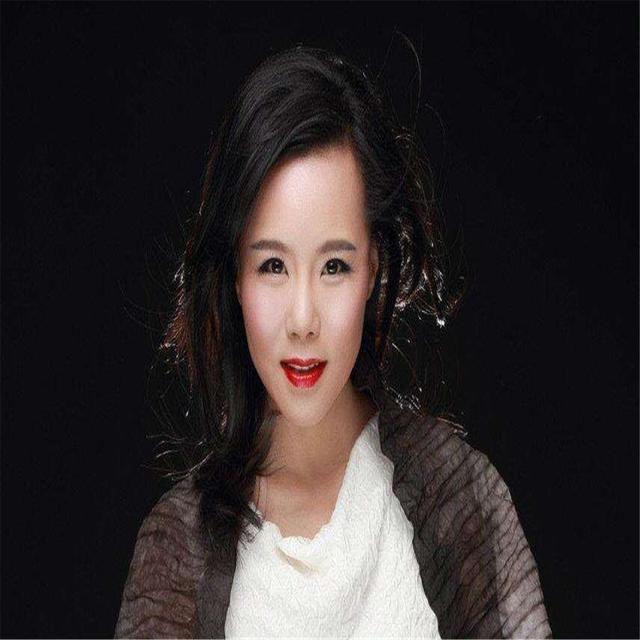 她的歌声摄人心魄龚丽娜惊艳亮相歌手用灵魂嗓音成就歌王