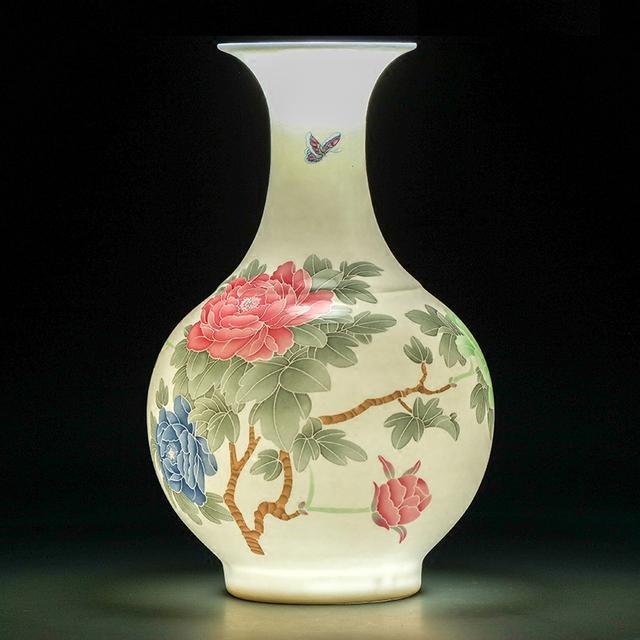 家居装饰方面花样百出,其中花瓶就是必不可少的一项|陶瓷|花瓶|花样