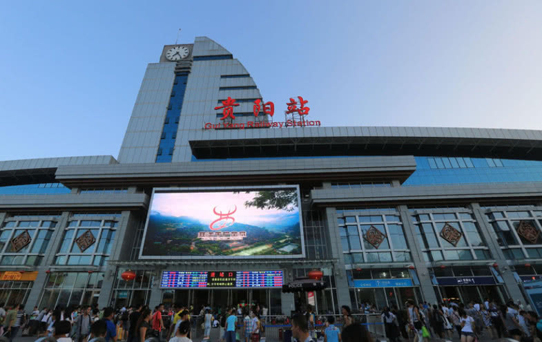 中国一垫底的二线城市,投资修建地铁,却遭吐槽:谁给的勇气?