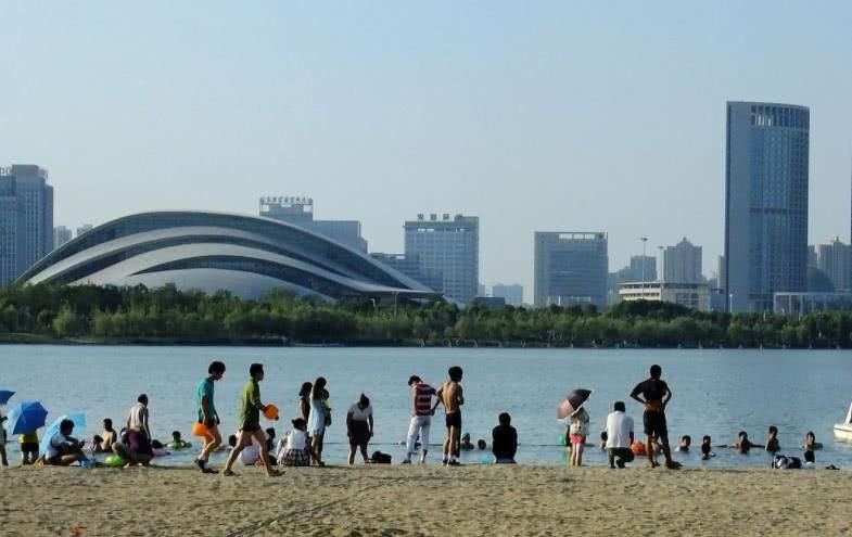 合肥最大的开放式公园天鹅湖周边高楼显眼合肥不愧是霸都