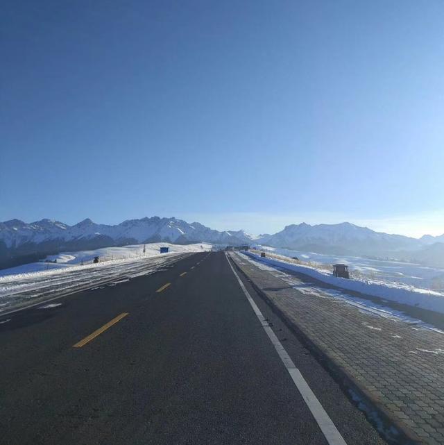 为了让边远地区学生买到高考教材,有人在天猫开了一条快递专线