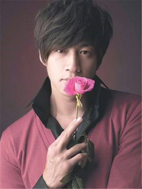 小s女儿烫了步惊云同款卷发何润东亲自下场调侃笑翻网友