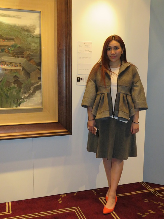 何超盈已订婚,大方晒出男友和鸽子蛋钻戒,何猷君发文表示不舍