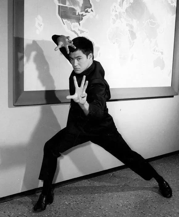 《青蜂侠》时期的李小龙超级影像(1966年)