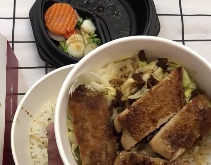 同样是鸡腿饭外卖,麦当劳和肯德基相比,区别也