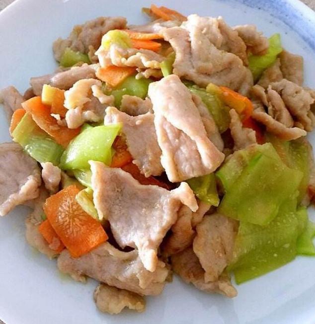 滑溜里脊口味清香肉片滑嫩清爽适口荤素搭配非常的清香