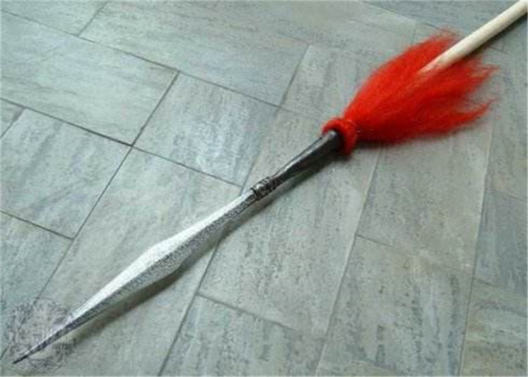 尤其是长枪,更是独创了一套著名的岳家枪法.