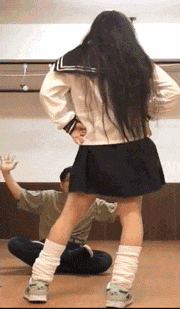 gif:结个婚新娘吓人!新郎哭笑不得!哈哈