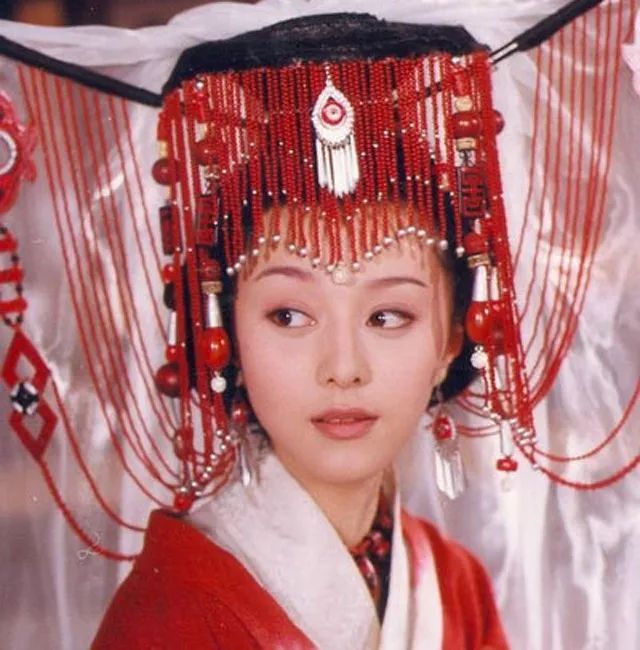 今天这个故事的主人公名叫司马兴男,是晋明帝司马绍和明穆皇后庾文君