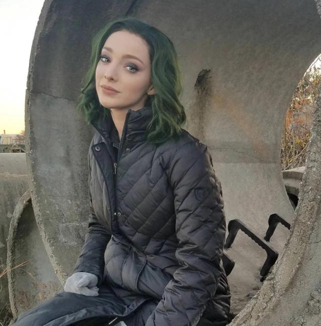 北极星小姐姐降临抖音,配上这首歌的换装视频,简直不要太酷