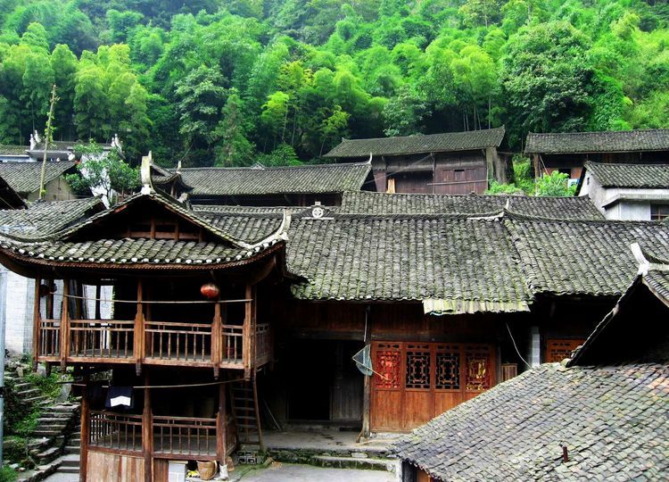 隐匿在湘西大山深处的这个古老苗寨,风景美过张家界