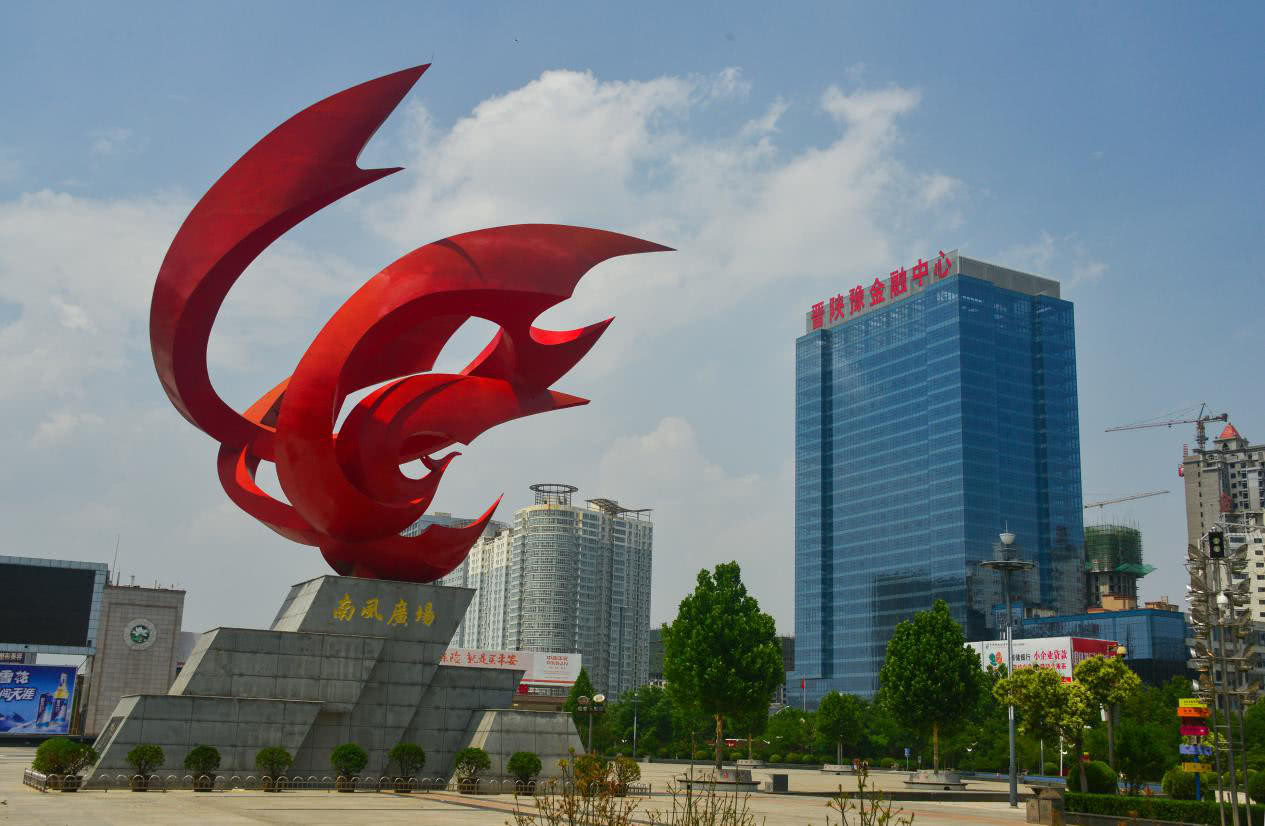 运城的"金字塔"便是运城的最高建筑,地标建筑,晋陕豫金融中心,它代表