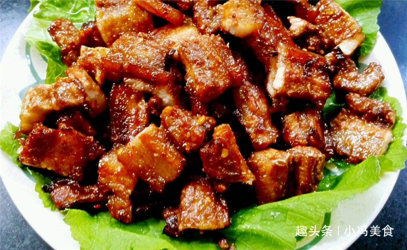 家庭自制烤肉,焦香美味,肥而不腻,一口一个菜包吃着太爽了!