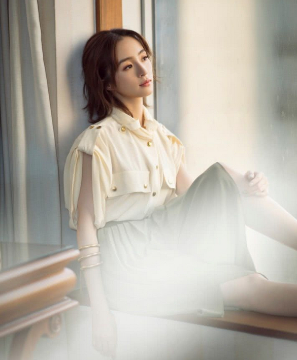 胡冰卿的"牛奶腿"vs郑爽的"漫画腿"两人真的是美爆了