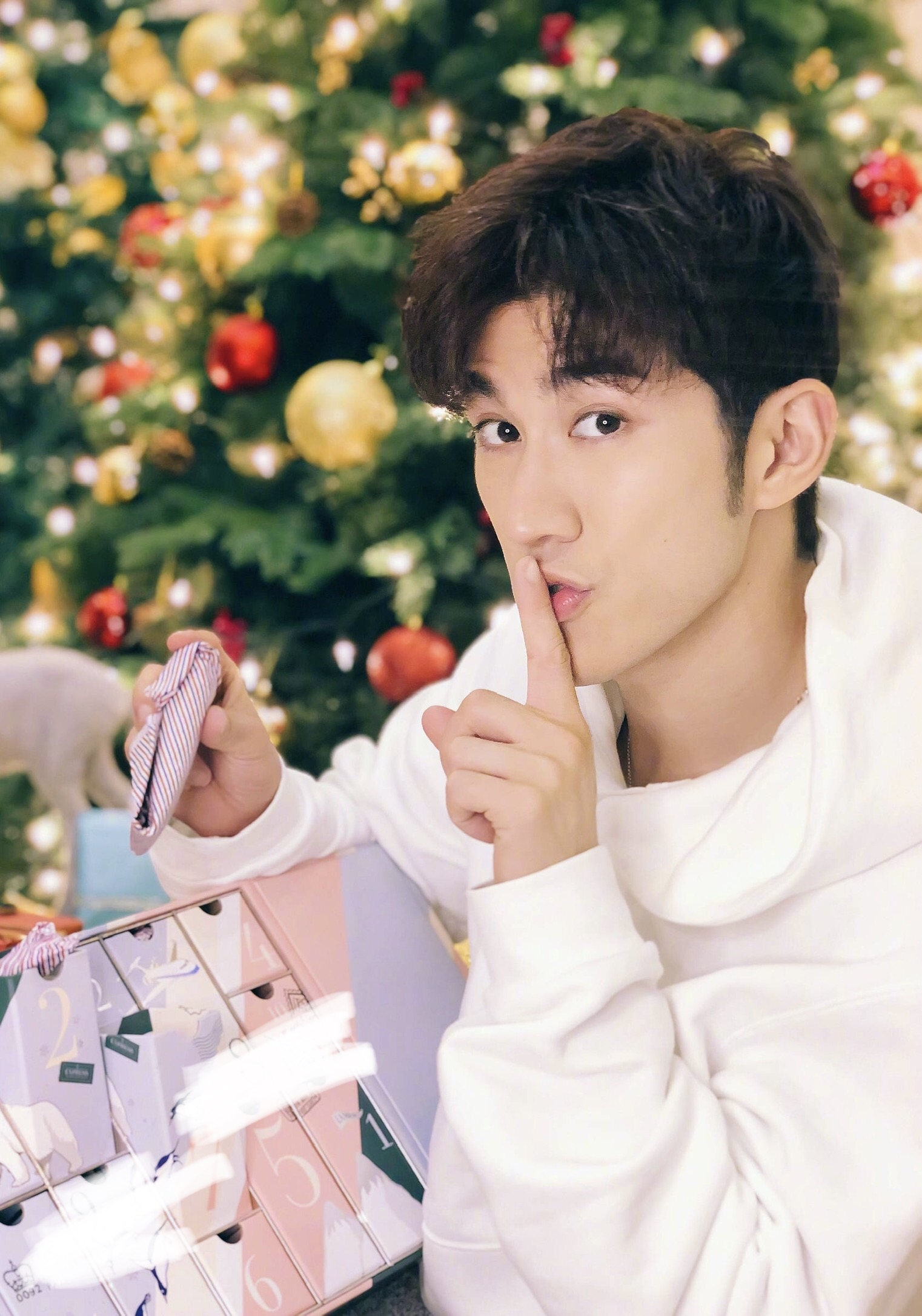 李治廷被问啥时候发现自己很帅的他连夸带演笑翻网友可爱至极