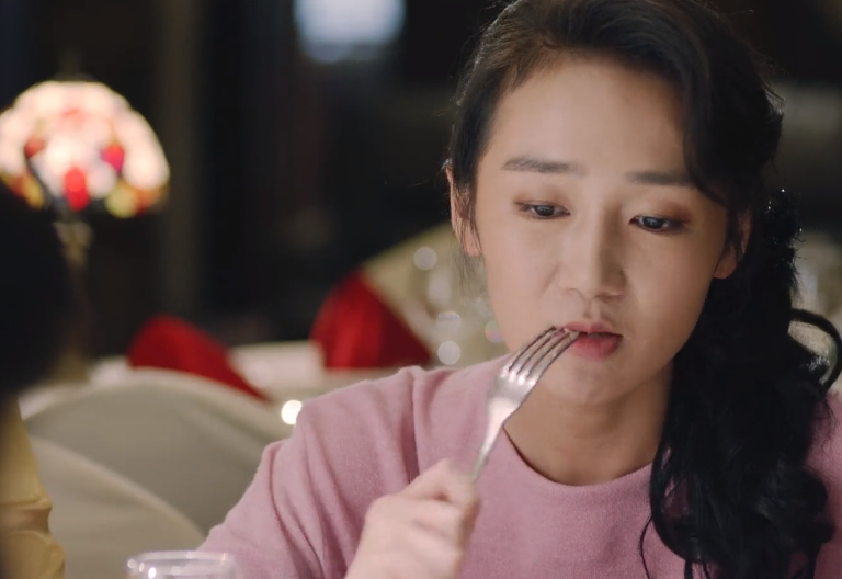 外滩钟声:曼莉爱财嫁给老头子,心美出国深造后成百万富翁!