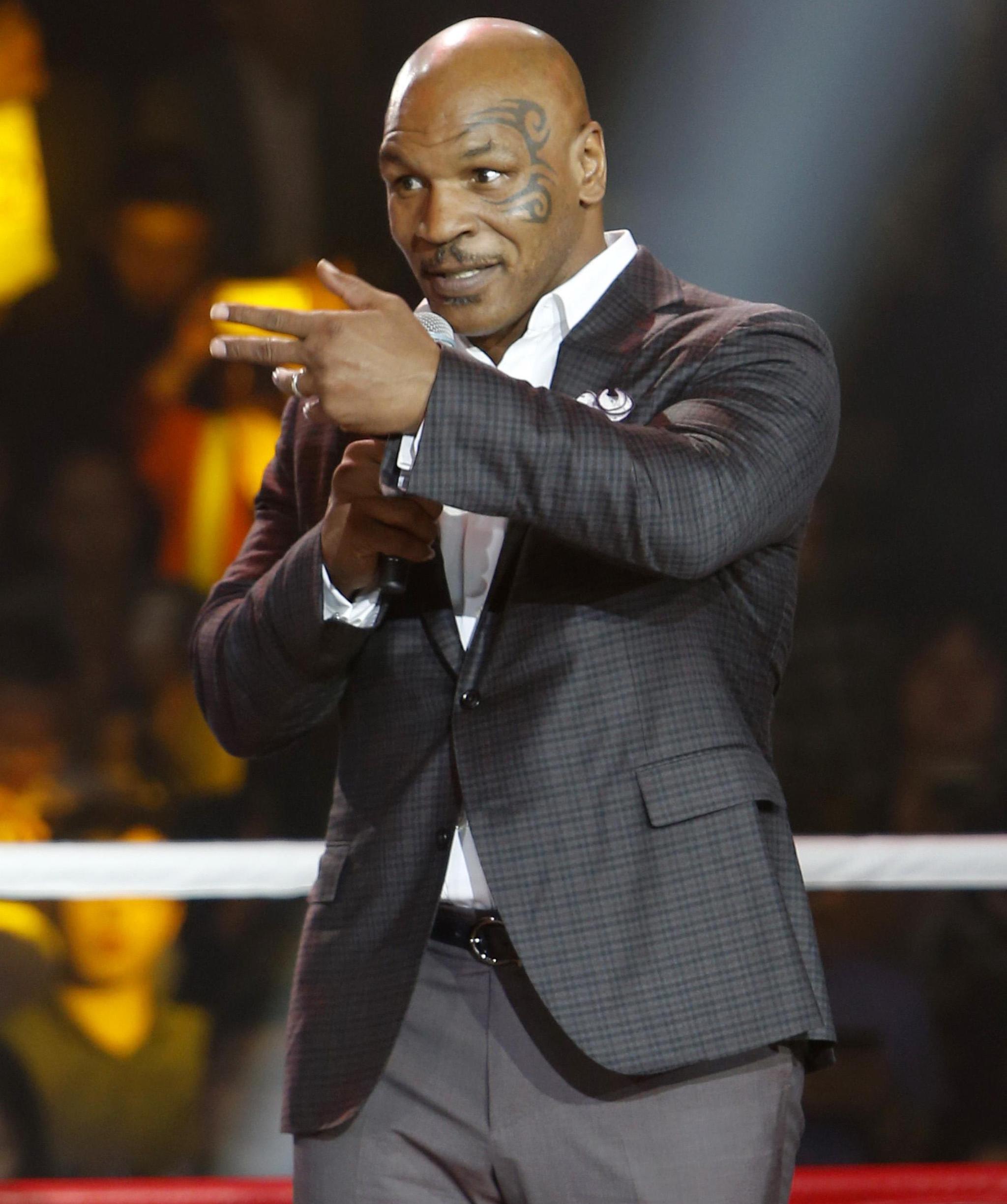 看到他女儿时,网友:10个亿我也不去|泰森|拳击|女儿_新浪新闻