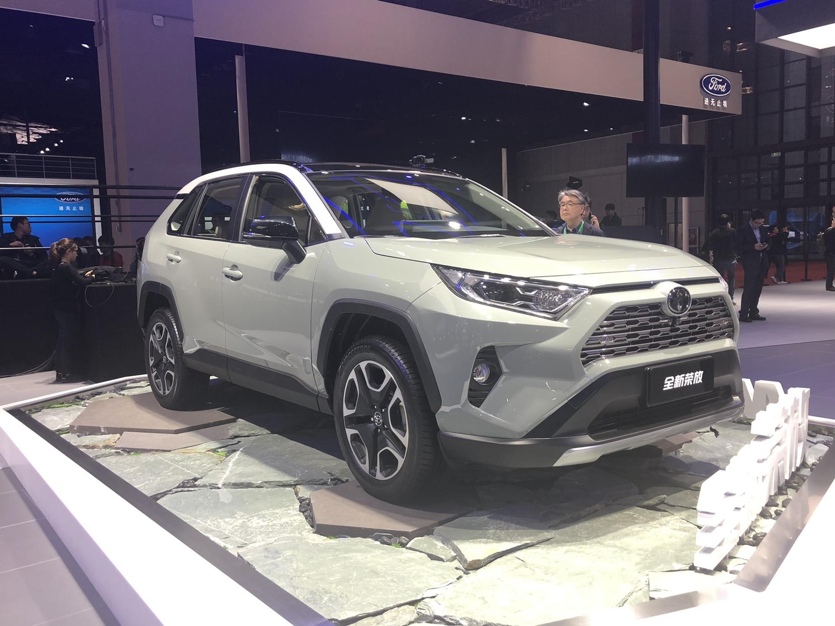 2019上海车展,全新一代rav4荣放实车亮相