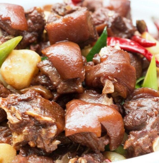 狗肉滚三滚神仙站不稳红烧狗肉肉块酥烂鲜咸味美香气浓郁