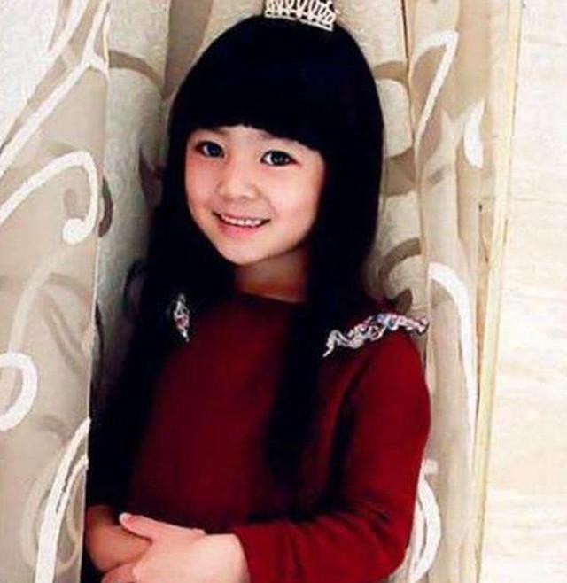 本以为黄磊女儿黄忆慈够美了直到看到徐峥女儿简直美炸了