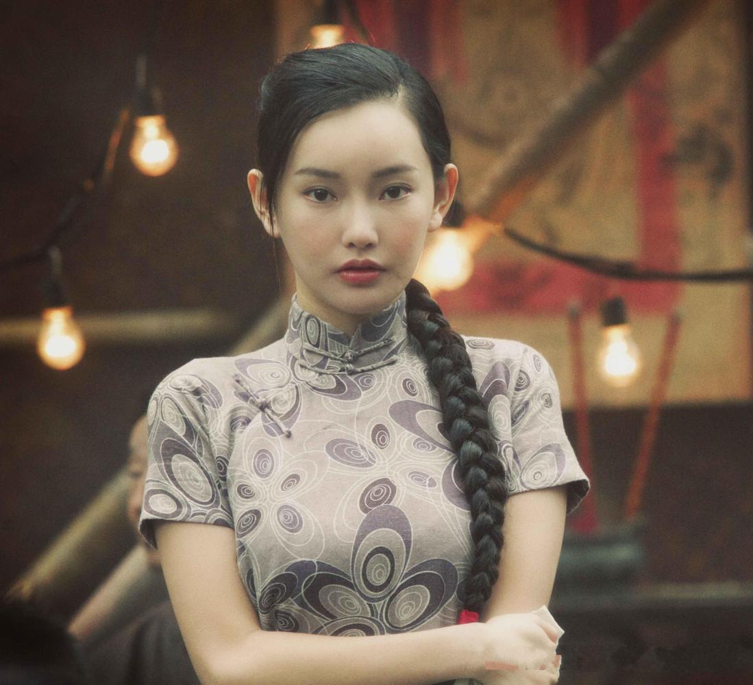 童菲凭借在《大上海》中的角色,童菲开始为观众所熟知,随后还与舒淇