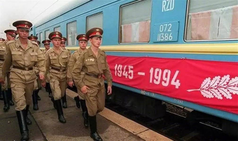 主要工作是走私香烟,业余才考虑作战|冷战|苏军|集团军_新浪网