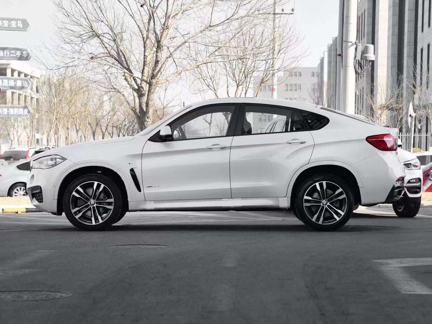 国产"宝马x6"实拍,入门13万,配8速"鸡腿"双大屏,盘他不?