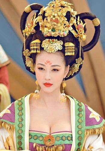 头顶十公斤还能优雅漂亮古装女神,关晓彤夸张,她们美成经典!