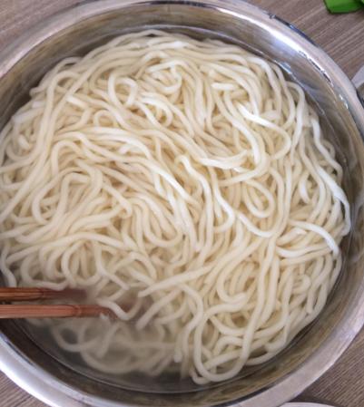 面馆老师傅:煮"面条"的4个错误做法,不懂你的面条白煮了