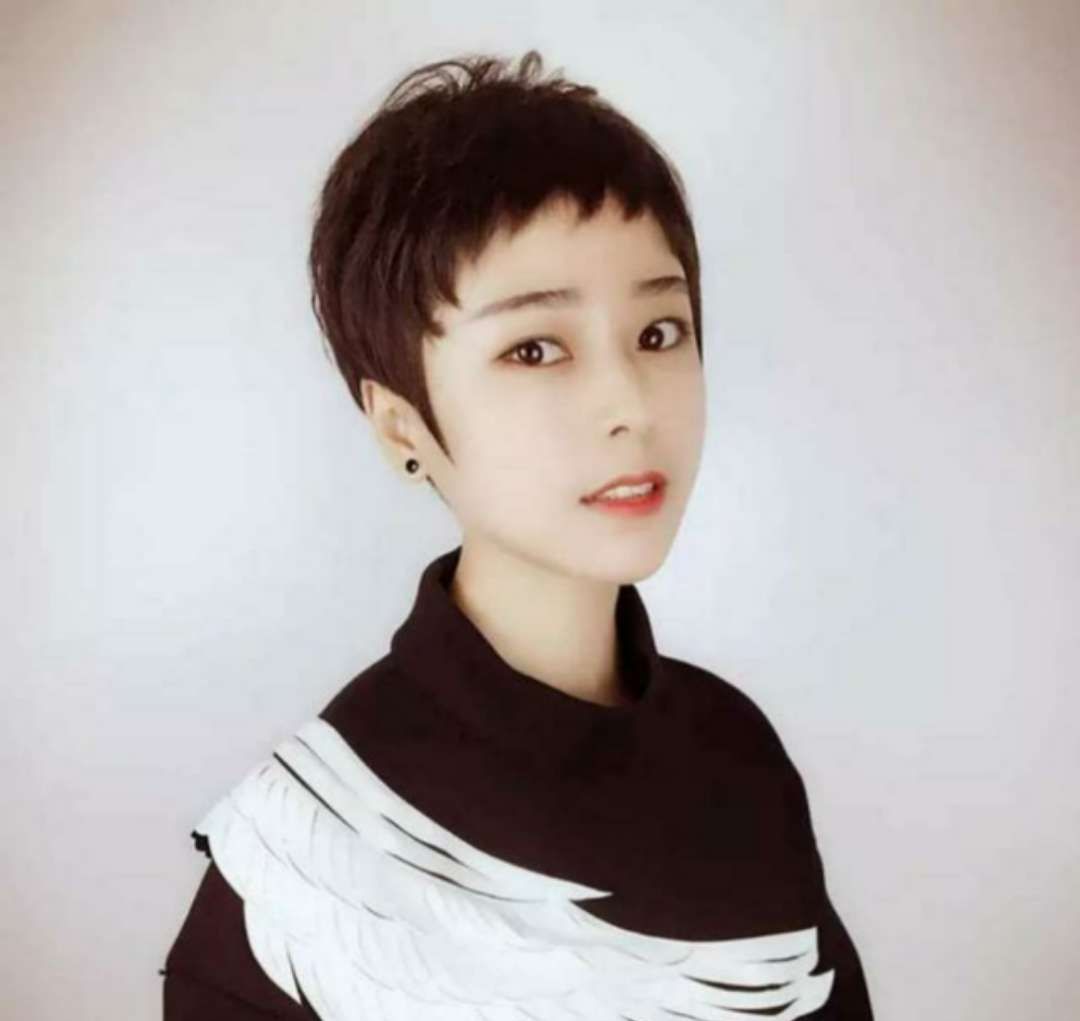 超短发女生染发烫发是一种怎样的体验