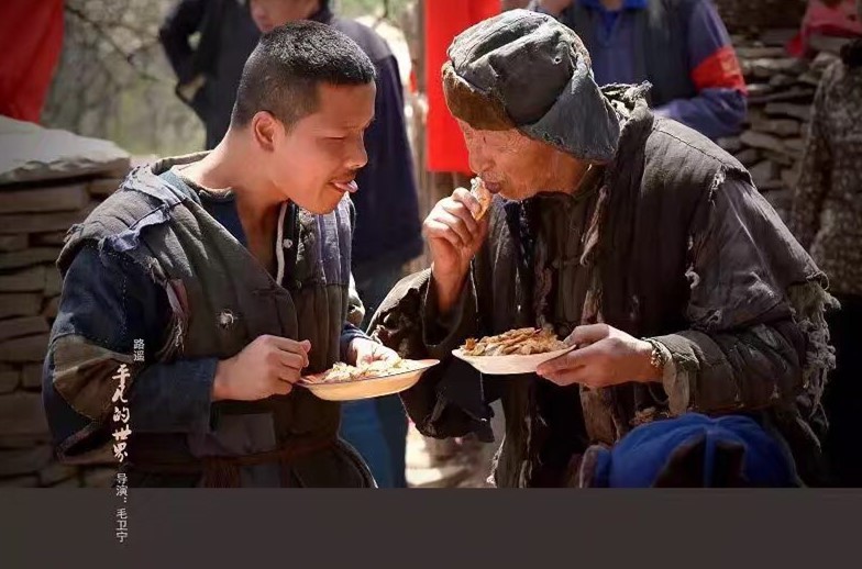 从憨牛到御皇医傻儿子戏里戏外看西安农村娃在成长中不断进步