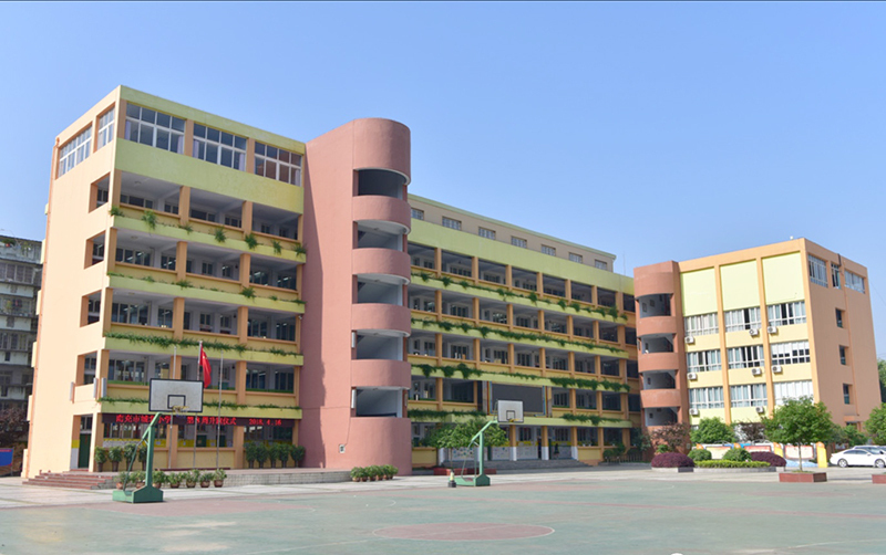 南充市城北小学校园足球,阳光大课间活动蓬勃开展