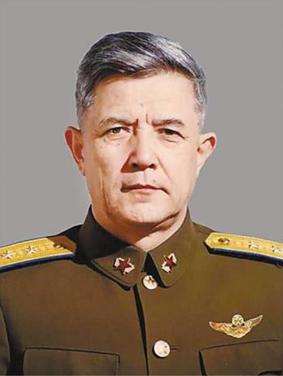 新中国唯一的白人将军,喝酒放倒17个苏联人,70岁还能特技表演|林虎|将