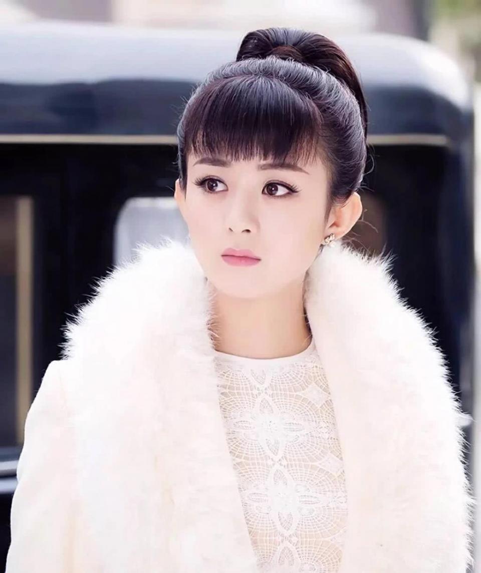 同样是齐刘海明兰太显老,而赵丽颖这个角色却是甜美清新