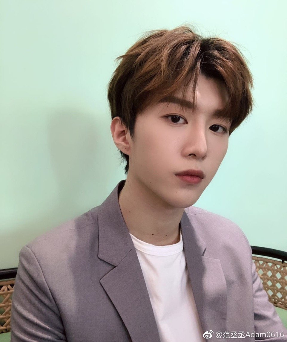 范冰冰范丞丞又上热搜姐弟合影证明基因强大一个漂亮一个帅气