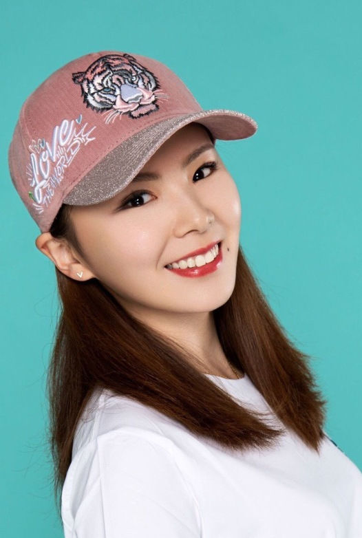 26岁仍然单身的她渴望爱情,由于身高问题没人敢追她!