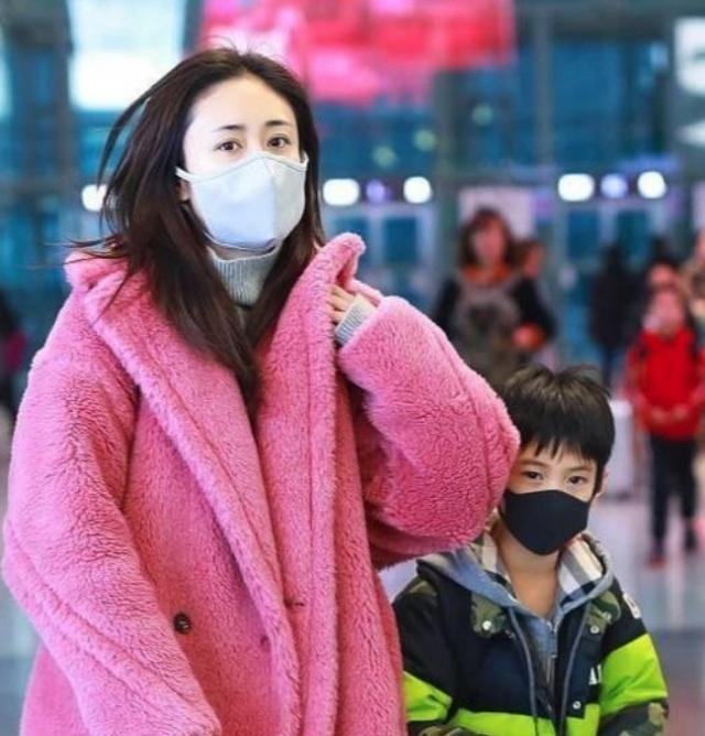 刘芸儿子jagger长大了!继承妈妈好基因,颜值超高,小眼睛很抢镜