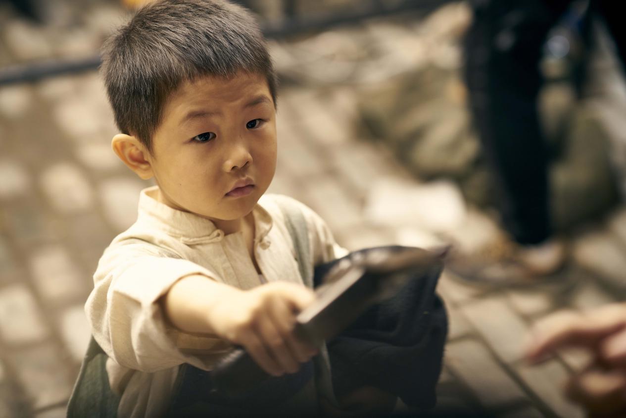 他3岁因一首歌火遍全国5岁上春晚如今年入百万父母却后悔了