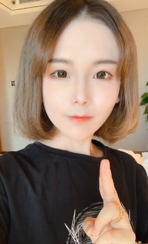 轩墨宝宝素颜照曝光!下一秒画面让人难以置信!网友:不男不女!