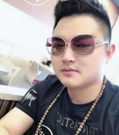 快手土豪中仅3位"好大哥",贝源哥上榜,第一愿为网红赔两千万