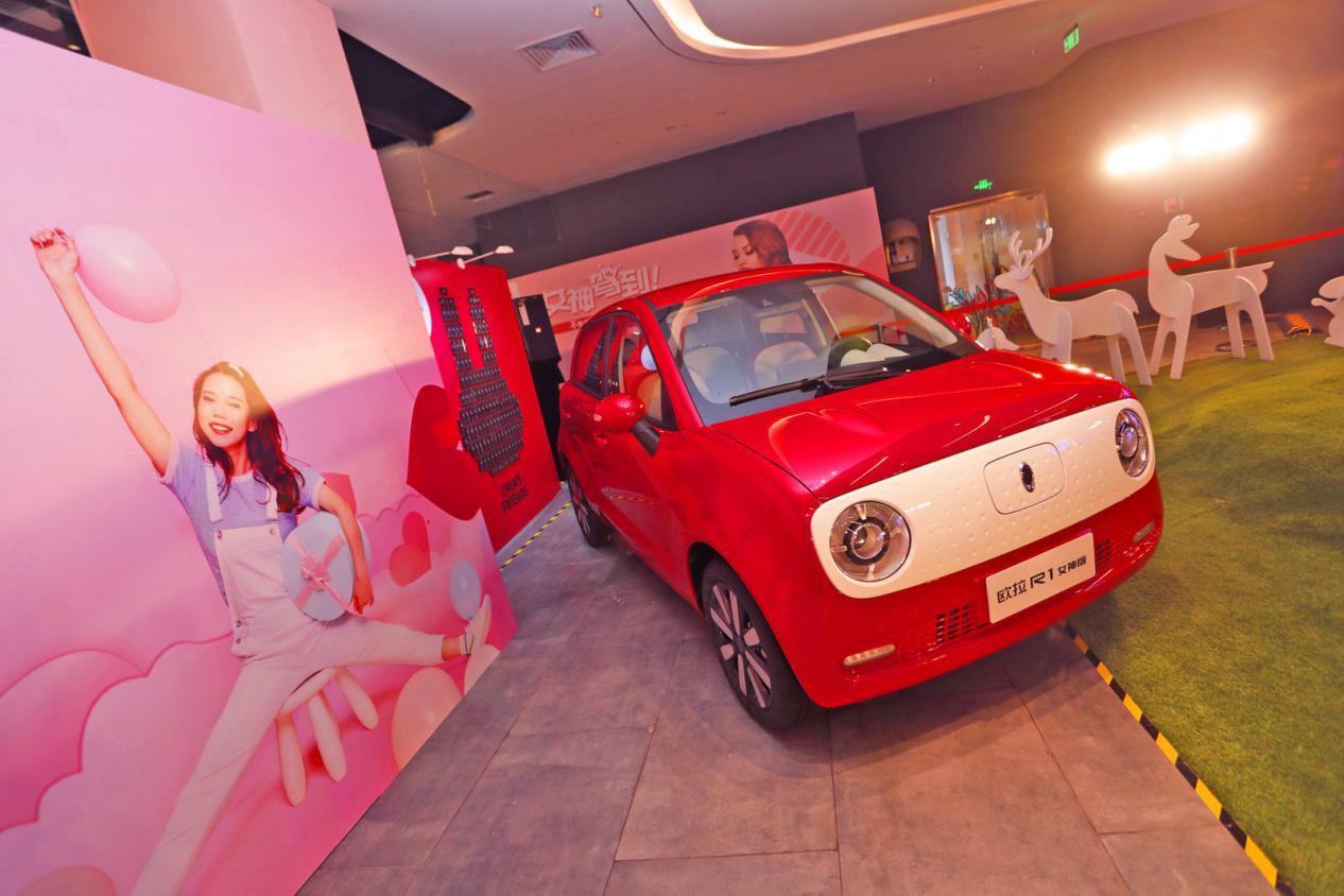 新能源市场"三足鼎立",为何偏偏欧拉r1能稳坐c位!